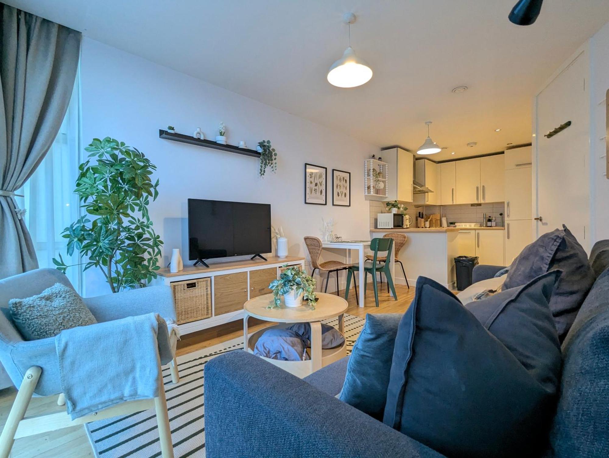 City Centre Morden 1-Bedroom Apt Near Dock Ливърпул Екстериор снимка