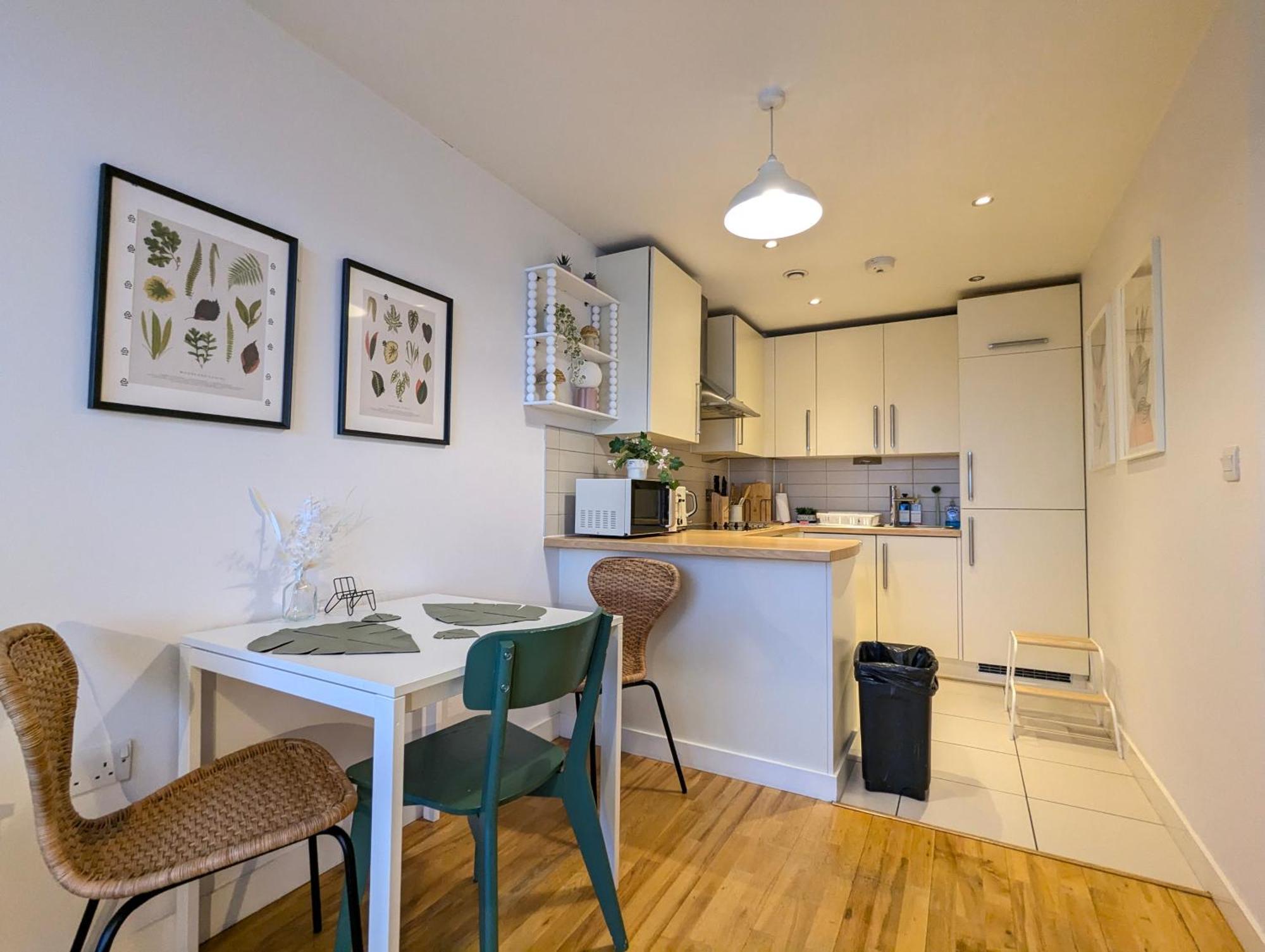City Centre Morden 1-Bedroom Apt Near Dock Ливърпул Екстериор снимка