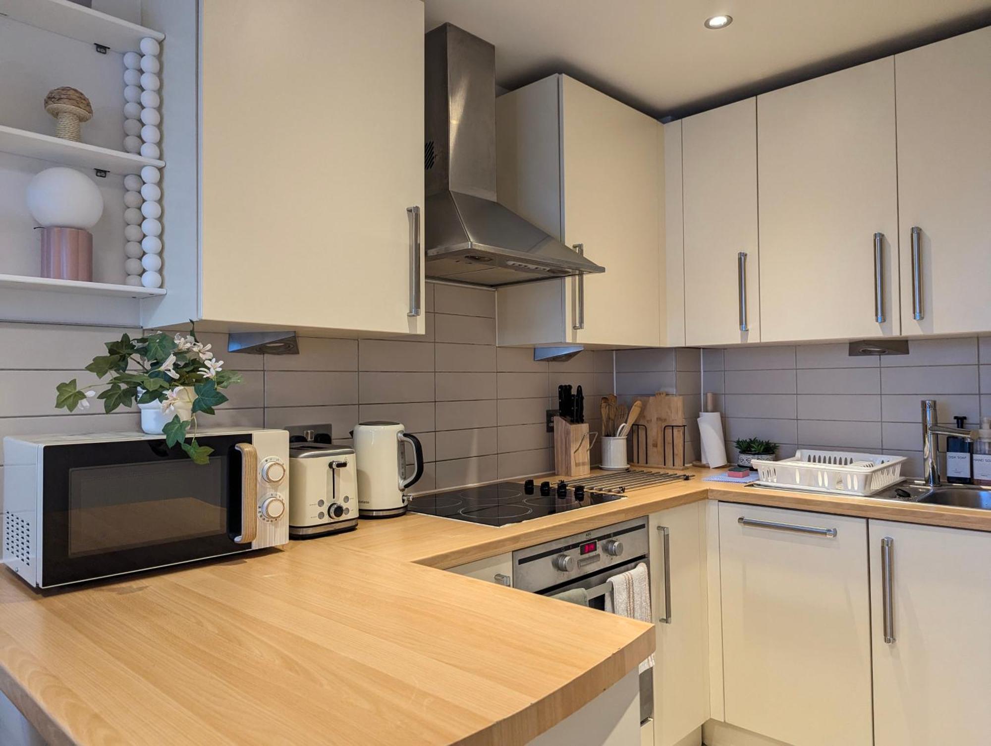 City Centre Morden 1-Bedroom Apt Near Dock Ливърпул Екстериор снимка